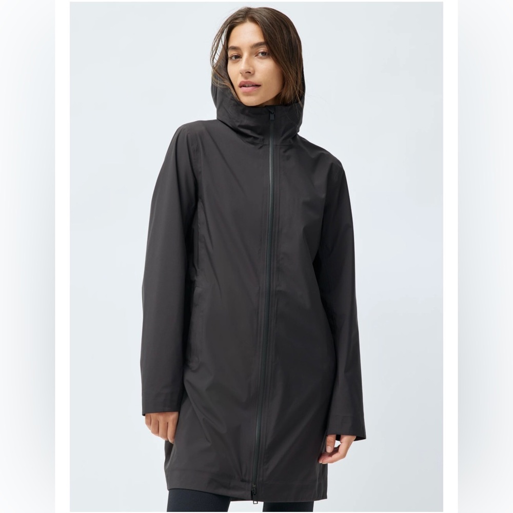 The Group Babaton Frontier Rain Jacket in Black 🌧️☔️
